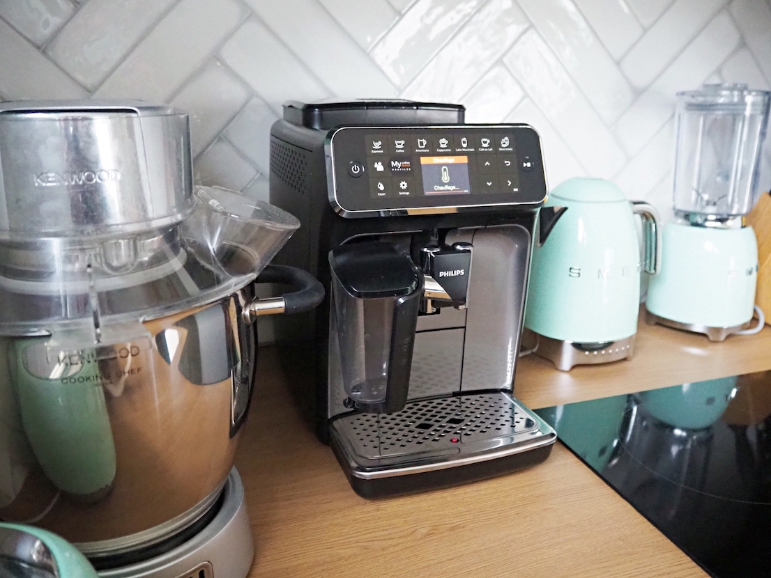 Revue : la machine à café Philips LatteGo (série 4300) - Le Blog de Néroli